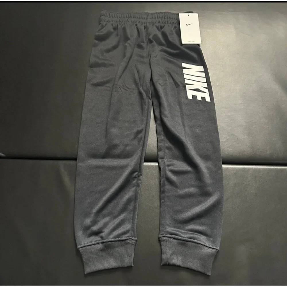NWT Nike Jogger & Long Sleeve Tee Set Boys Size 7